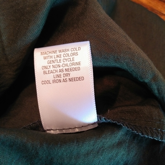 Dress Barn Rayon Nylon Blend Hilo Blouse - Picture 8 of 9